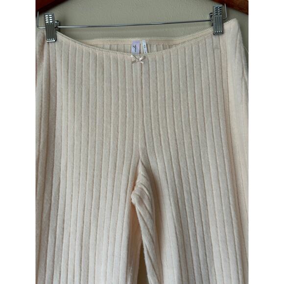 Urban Outfitters Out From Under Cream Fuzzy Knit Flare Stretch Pants Size Medium - Picture 3 of 8